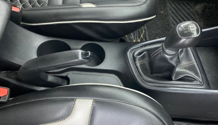 2020 Hyundai NEW I20 MAGNA 1.2 MT, Petrol, Manual, 27,000 km, Gear Lever