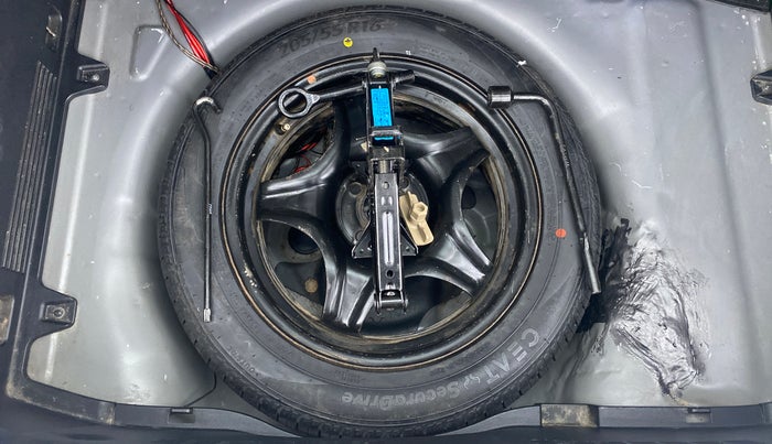 2020 Hyundai NEW I20 MAGNA 1.2 MT, Petrol, Manual, 27,000 km, Spare Tyre