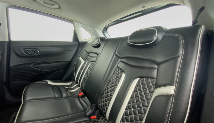 2020 Hyundai NEW I20 MAGNA 1.2 MT, Petrol, Manual, 27,000 km, Right Side Rear Door Cabin