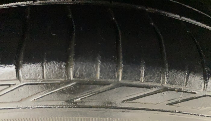 2018 Tata NEXON XZA PLUS DIESEL, Diesel, Automatic, 68,165 km, Right Front Tyre Tread