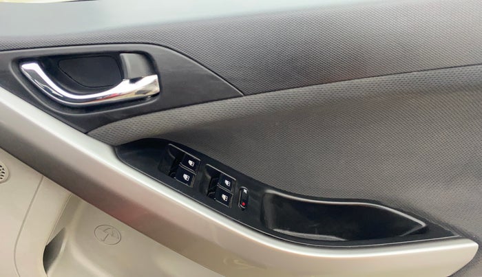 2018 Tata NEXON XZA PLUS DIESEL, Diesel, Automatic, 68,165 km, Driver Side Door Panels Control