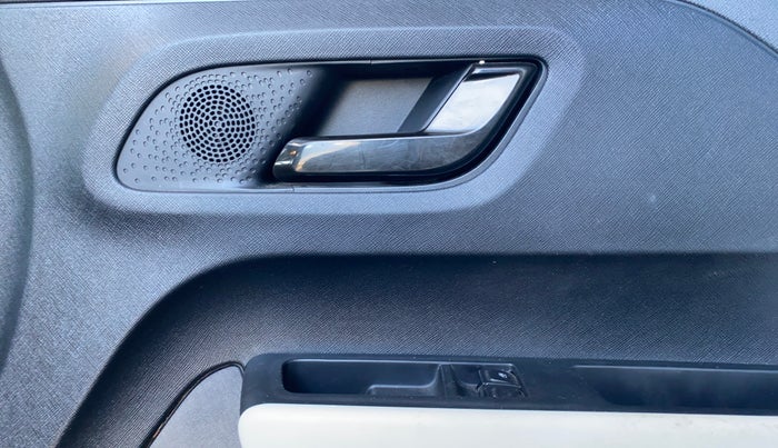 2023 Tata PUNCH PURE MT, Petrol, Manual, 22,213 km, Driver Side Door Panels Control