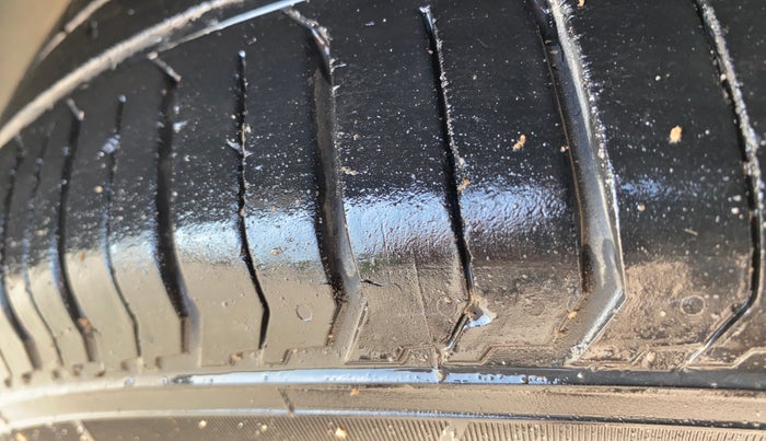 2023 Tata PUNCH PURE MT, Petrol, Manual, 22,213 km, Left Front Tyre Tread