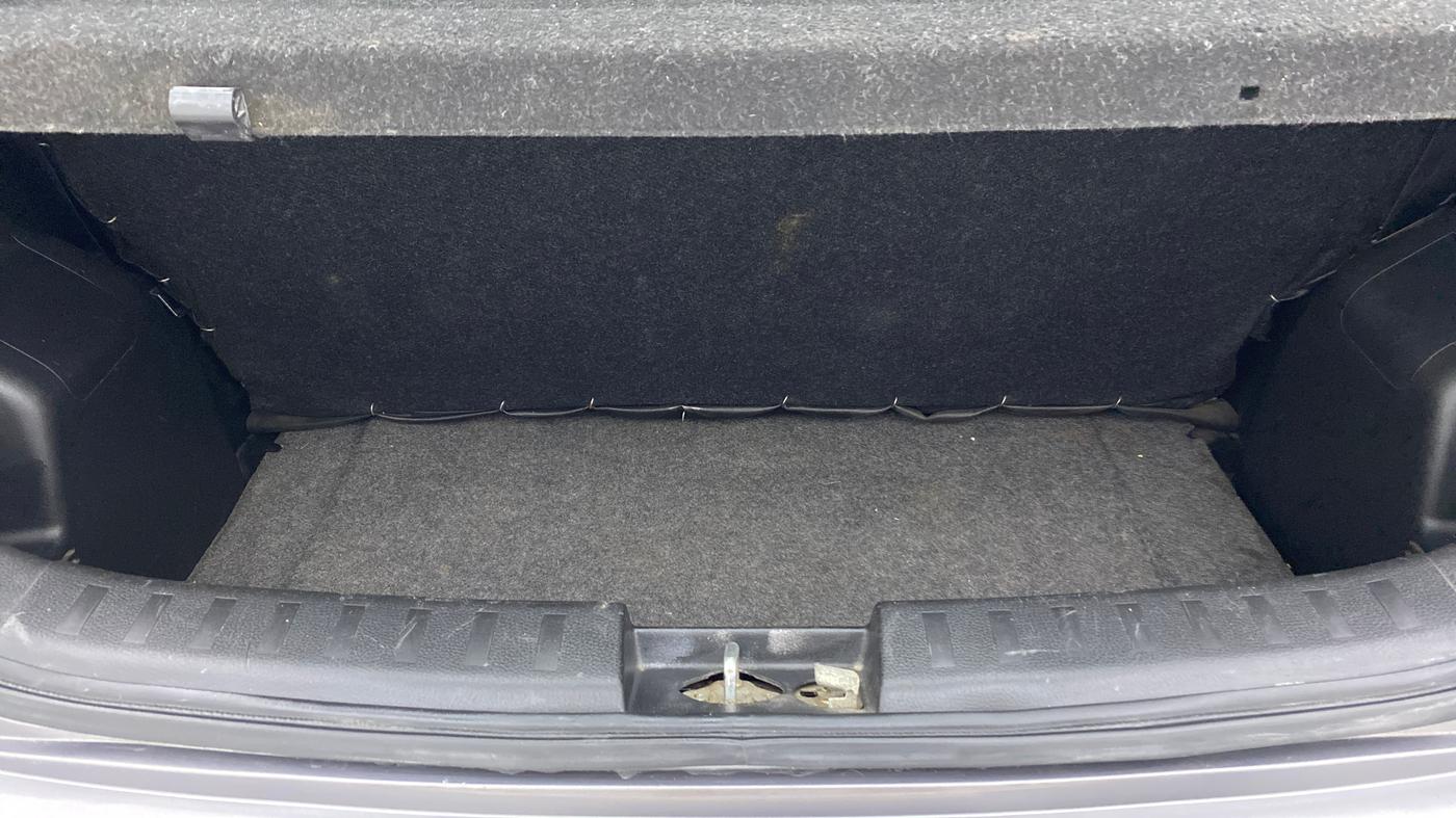 2014 Maruti Swift VXI D, Petrol, Manual, 77,934 km, Boot Inside View