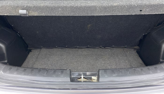 2014 Maruti Swift VXI D, Petrol, Manual, 77,934 km, Boot Inside View