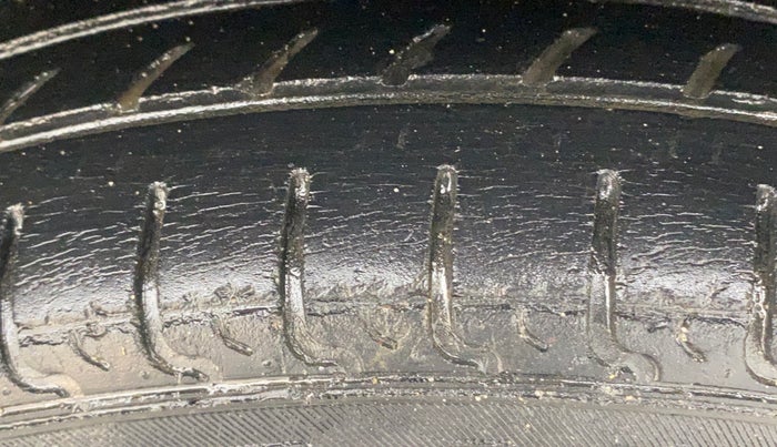 2018 Renault Kwid RXT 1.0 (O), Petrol, Manual, 84,581 km, Left Rear Tyre Tread