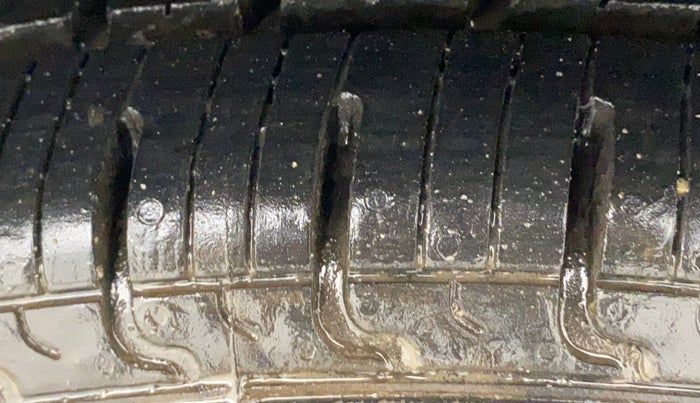 2018 Renault Kwid RXT 1.0 (O), Petrol, Manual, 84,581 km, Right Rear Tyre Tread