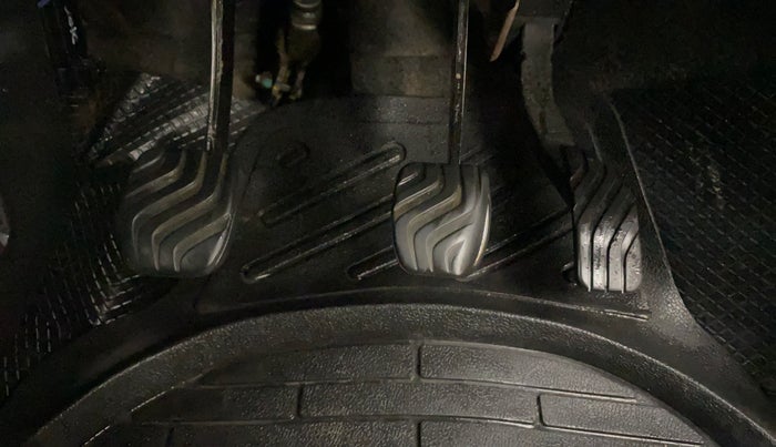 2018 Renault Kwid RXT 1.0 (O), Petrol, Manual, 84,581 km, Pedals