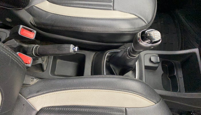 2018 Renault Kwid RXT 1.0 (O), Petrol, Manual, 84,581 km, Gear Lever