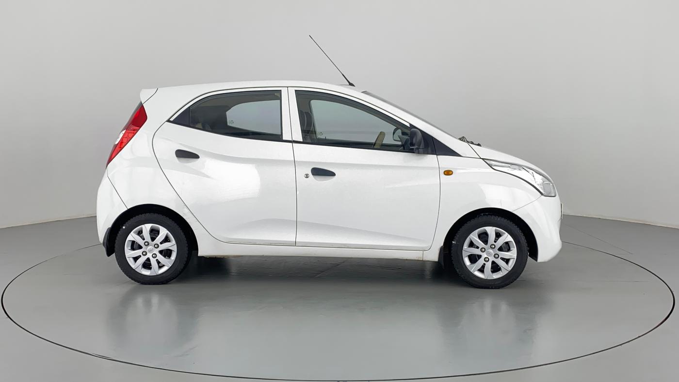 2018 Hyundai Eon MAGNA PLUS OPTIONAL, Petrol, Manual, 33,233 km, Right Side View