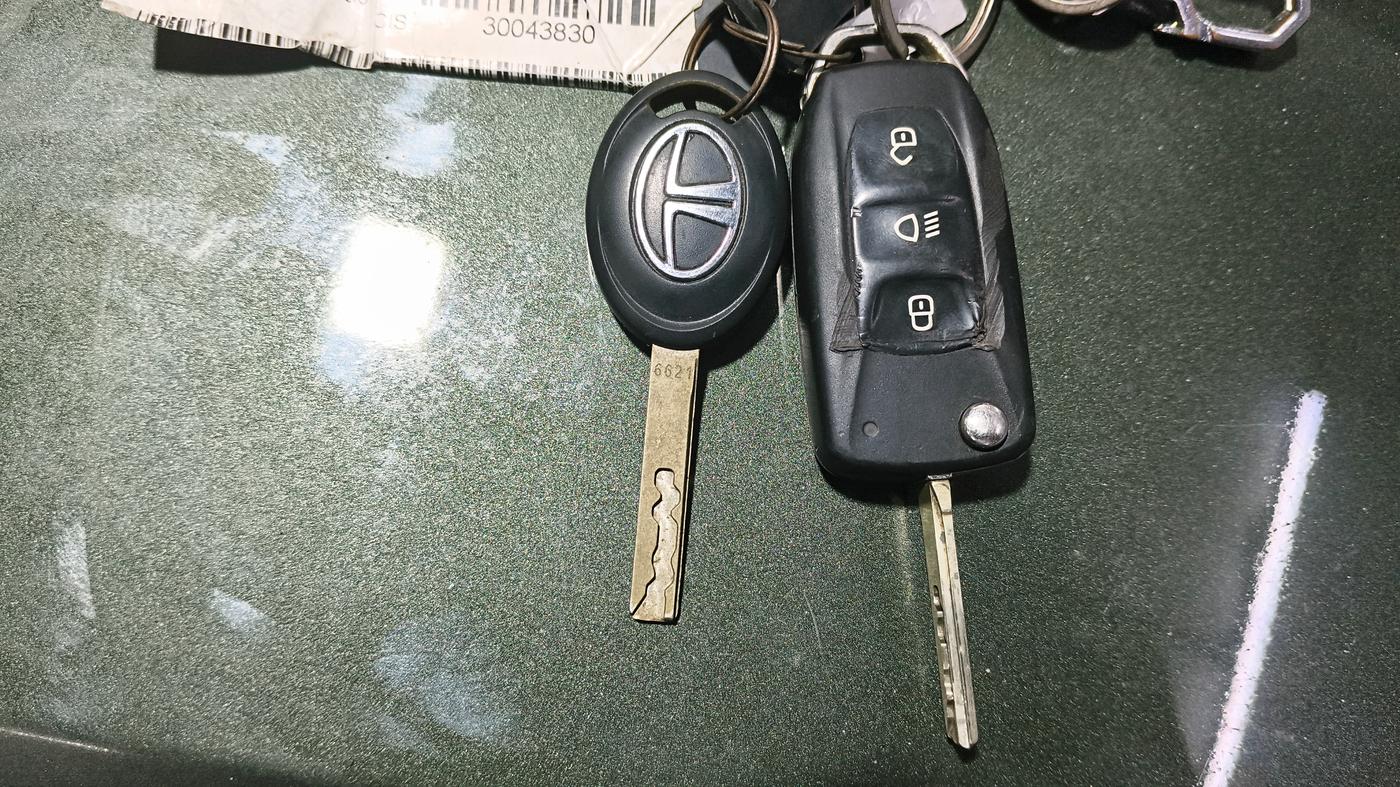 2022 Tata NEXON XM PETROL, Petrol, Manual, 74,200 km, Key Close Up