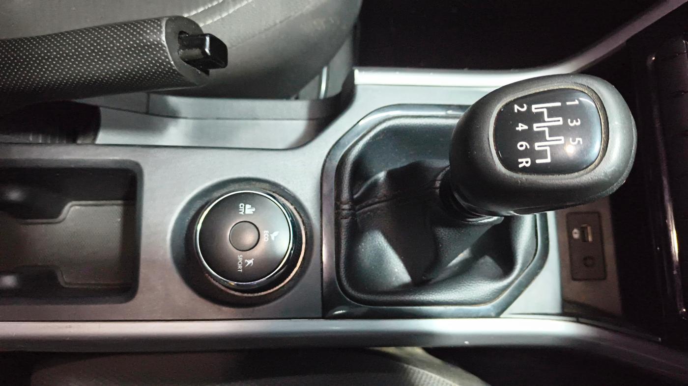 2022 Tata NEXON XM PETROL, Petrol, Manual, 74,200 km, Gear Lever
