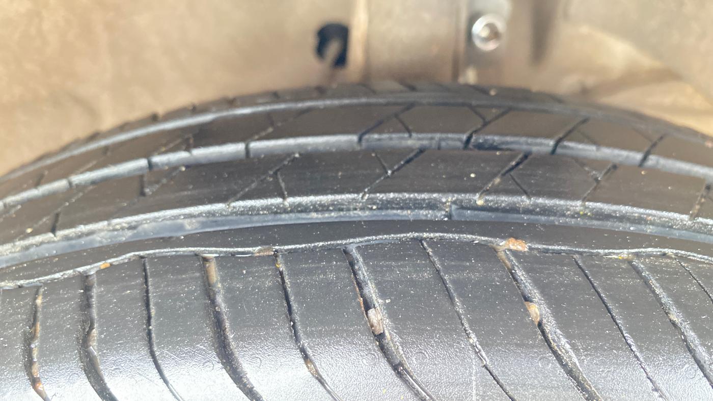 2018 Maruti Dzire VXI AMT, Petrol, Automatic, 81,203 km, Right Front Tyre Tread