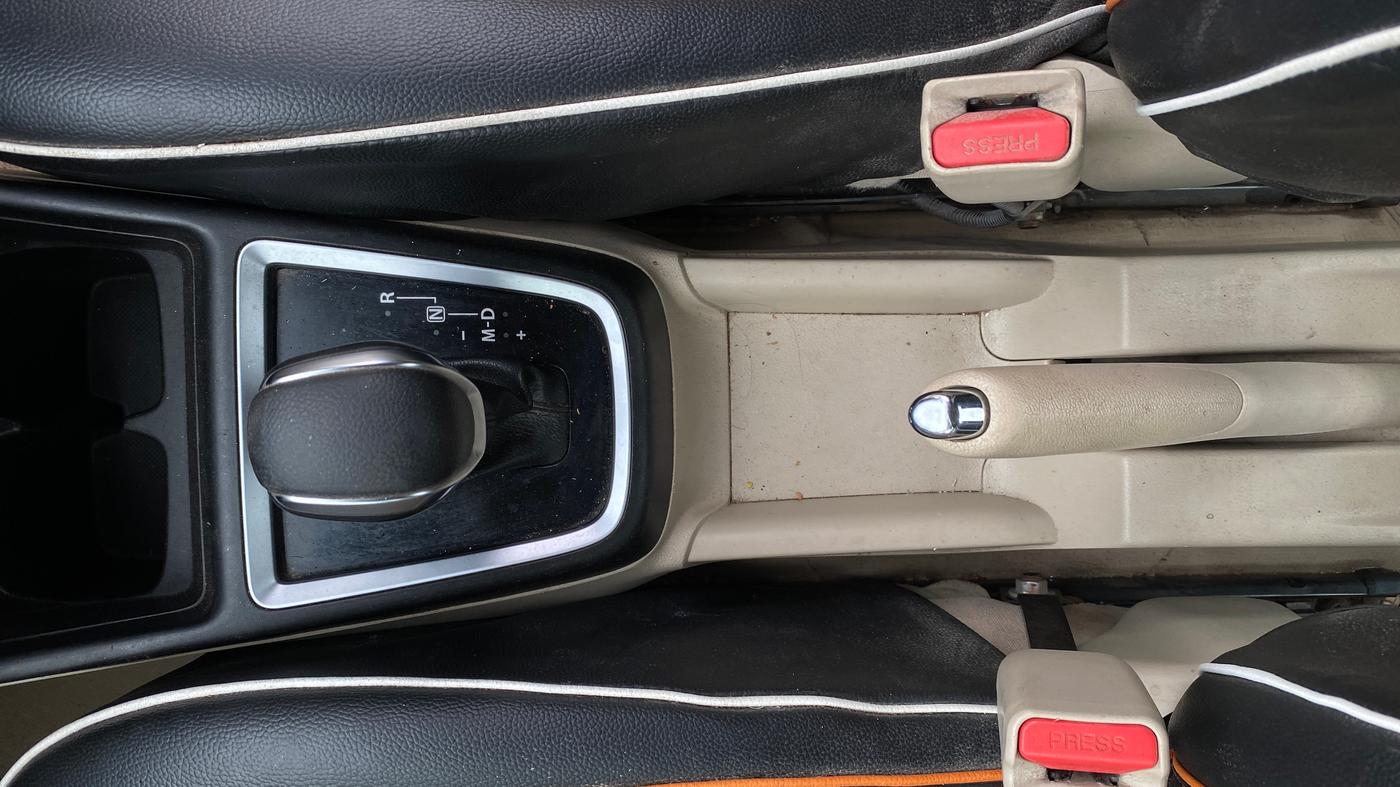 2018 Maruti Dzire VXI AMT, Petrol, Automatic, 81,203 km, Gear Lever