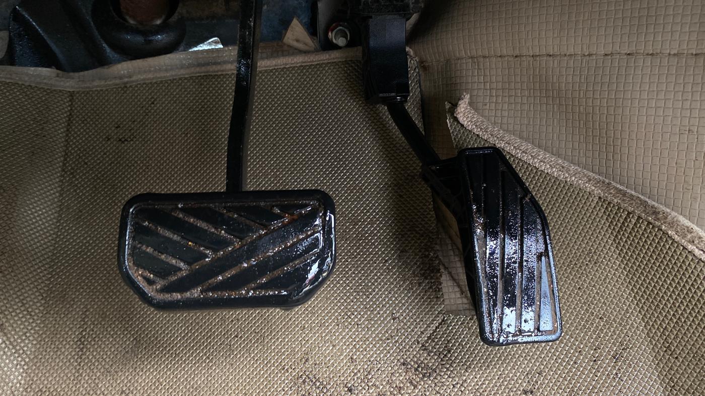 2018 Maruti Dzire VXI AMT, Petrol, Automatic, 81,203 km, Pedals