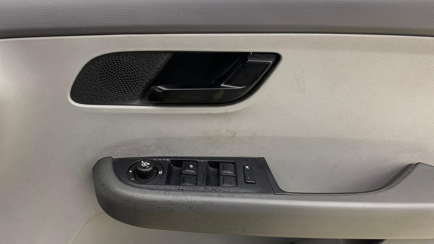 2020 Tata ALTROZ XT PETROL, CNG, Manual, 70,603 km, Driver Side Door Panels Control