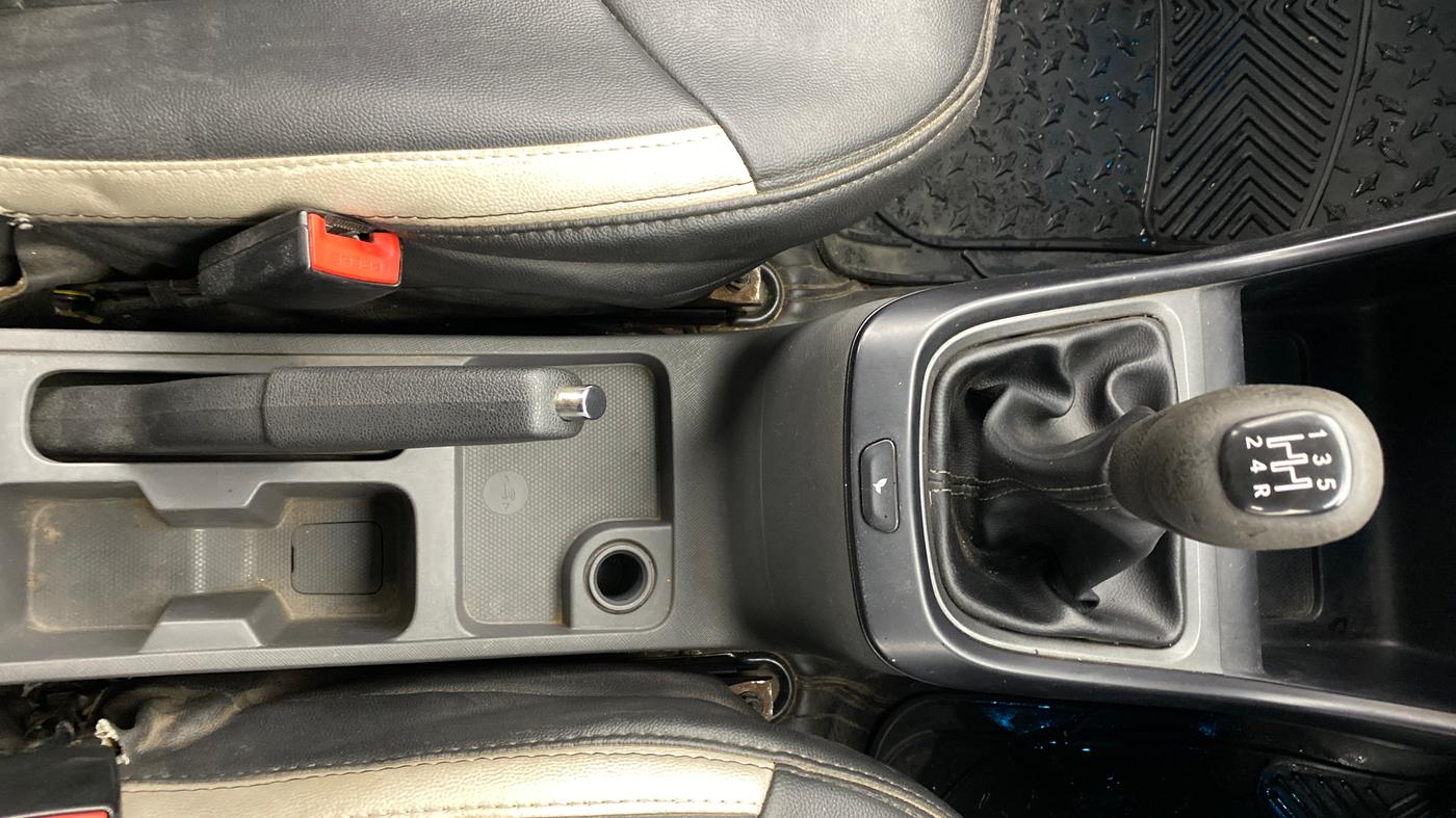 2020 Tata ALTROZ XT PETROL, CNG, Manual, 70,603 km, Gear Lever