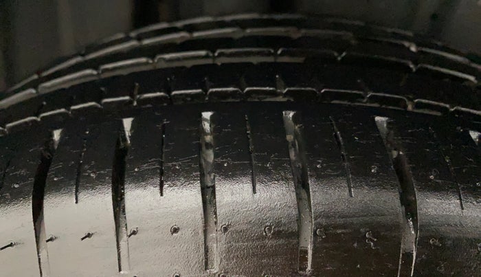 2023 Toyota Glanza G AMT, Petrol, Automatic, 3,145 km, Right Rear Tyre Tread