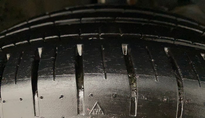 2023 Toyota Glanza G AMT, Petrol, Automatic, 3,145 km, Right Front Tyre Tread