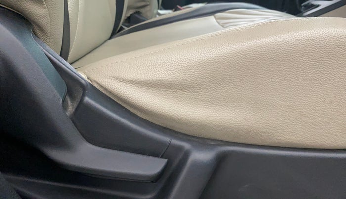 2021 Maruti New Wagon-R VXI 1.0, Petrol, Manual, 29,157 km, Driver Side Adjustment Panel