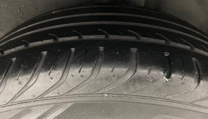 2017 Volkswagen Polo COMFORTLINE 1.2L PETROL, Petrol, Manual, 39,156 km, Left Rear Tyre Tread