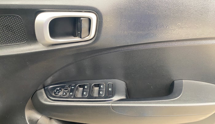 2021 Hyundai VENUE SX 1.5 CRDI, Diesel, Manual, 17,812 km, Driver Side Door Panels Control