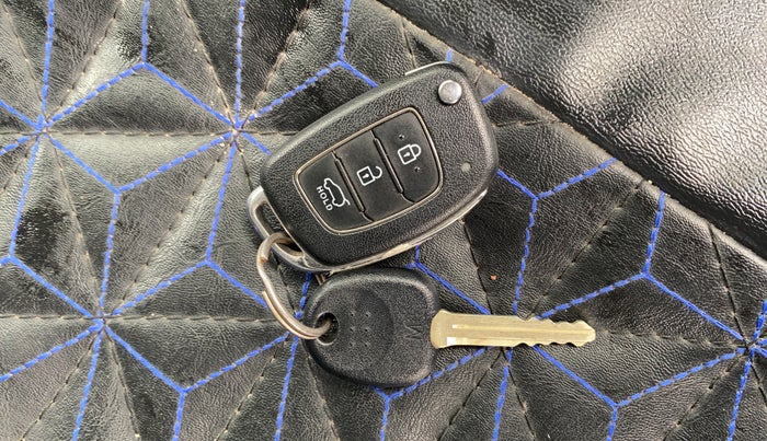 2021 Hyundai VENUE SX 1.5 CRDI, Diesel, Manual, 17,812 km, Key Close Up