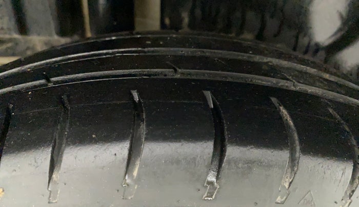 2018 Maruti Swift Dzire TOUR S-CNG, CNG, Manual, 71,516 km, Right Rear Tyre Tread