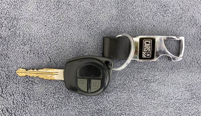 2018 Maruti Swift Dzire TOUR S-CNG, CNG, Manual, 71,516 km, Key Close Up