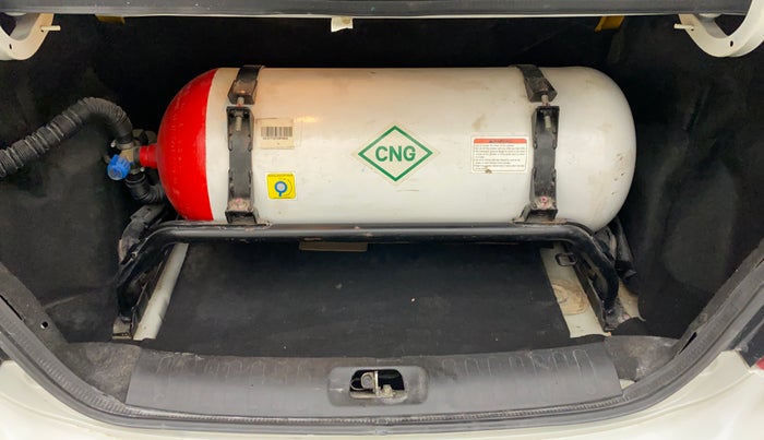 2018 Maruti Swift Dzire TOUR S-CNG, CNG, Manual, 71,516 km, Boot Inside