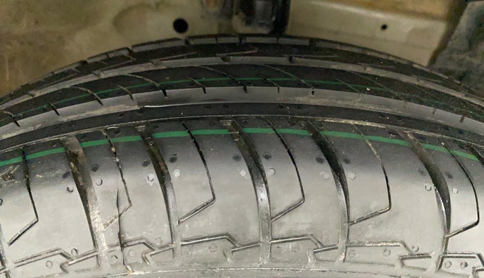 2018 Maruti Swift Dzire TOUR S-CNG, CNG, Manual, 71,516 km, Right Front Tyre Tread