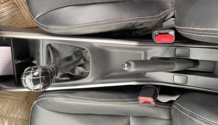 2017 Maruti Baleno DELTA PETROL 1.2, Petrol, Manual, 89,387 km, Gear Lever