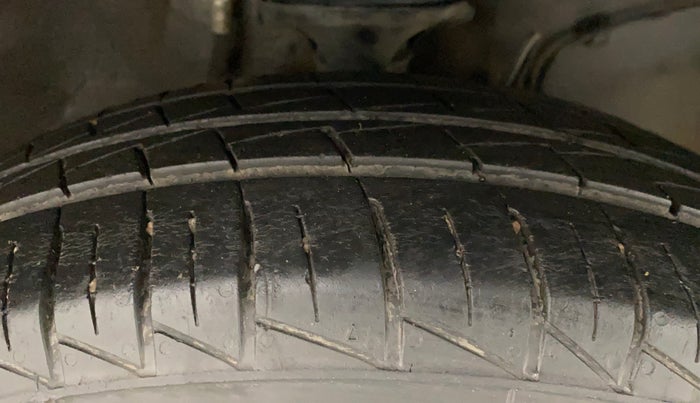 2021 Maruti Alto VXI PLUS, Petrol, Manual, 17,120 km, Right Front Tyre Tread