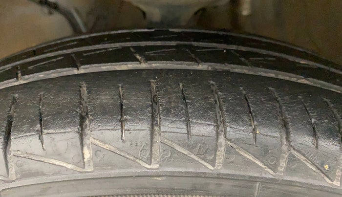 2021 Maruti Alto VXI PLUS, Petrol, Manual, 17,120 km, Left Front Tyre Tread