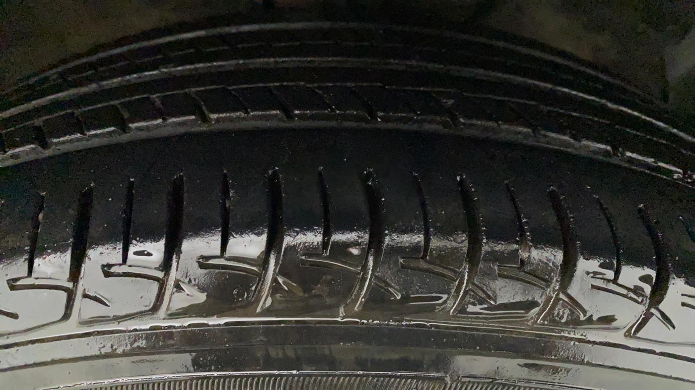 2019 Maruti Baleno DELTA PETROL 1.2, Petrol, Manual, 42,603 km, Right Front Tyre Tread