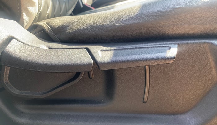 2022 Hyundai VENUE S(O) 1.2, Petrol, Manual, 3,759 km, Driver Side Adjustment Panel