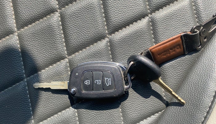 2022 Hyundai VENUE S(O) 1.2, Petrol, Manual, 3,759 km, Key Close Up