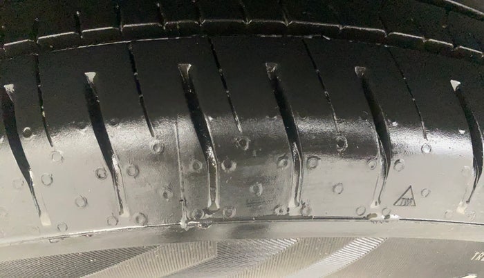 2022 Hyundai VENUE S(O) 1.2, Petrol, Manual, 3,759 km, Right Rear Tyre Tread