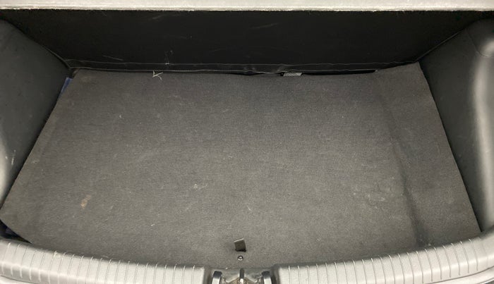 2017 Hyundai Grand i10 SPORTZ O 1.2, Petrol, Manual, 51,785 km, Boot Inside