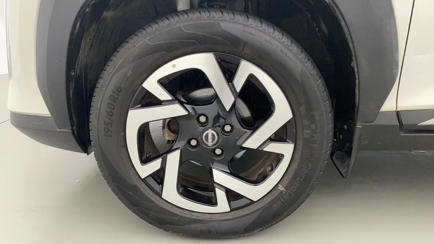 2021 Nissan MAGNITE XV TURBO DUAL TONE, Petrol, Manual, 1,465 km, Left Front Wheel