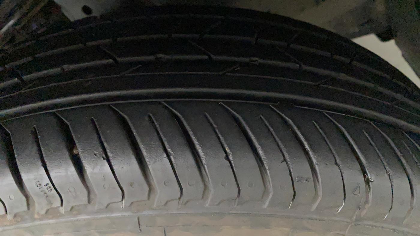 2021 Nissan MAGNITE XV TURBO DUAL TONE, Petrol, Manual, 1,465 km, Left Front Tyre Tread