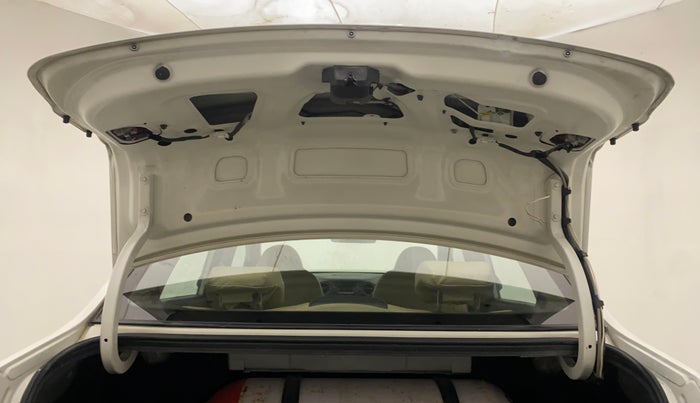 2017 Hyundai Xcent E+, CNG, Manual, 70,800 km, Boot Door Open