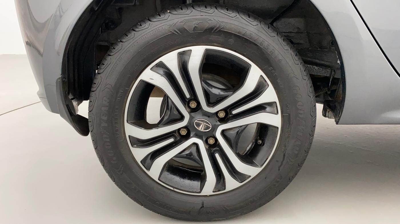 2022 Tata Tiago XZ PLUS CNG, CNG, Manual, 26,574 km, Right Rear Wheel
