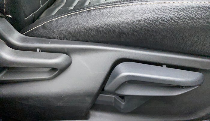 2022 Tata Tiago XZ PLUS CNG, CNG, Manual, 26,574 km, Driver Side Adjustment Panel