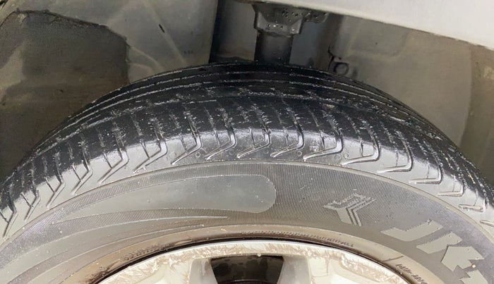 2017 Renault Kwid CLIMBER 1.0 AMT, Petrol, Automatic, 43,063 km, Right Front Tyre Tread