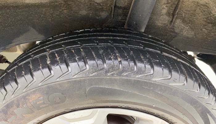 2017 Renault Kwid CLIMBER 1.0 AMT, Petrol, Automatic, 43,063 km, Left Rear Tyre Tread