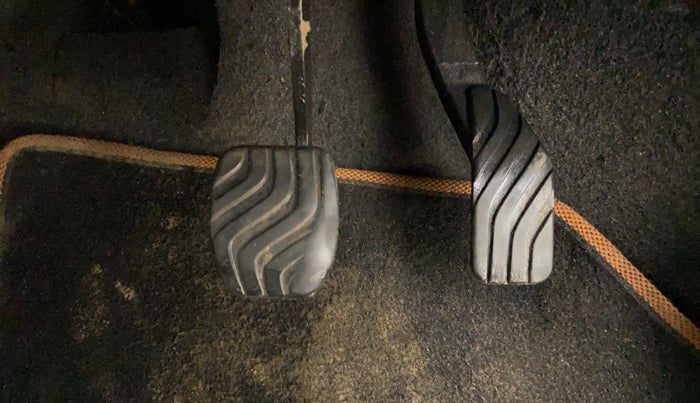 2017 Renault Kwid CLIMBER 1.0 AMT, Petrol, Automatic, 43,063 km, Pedals