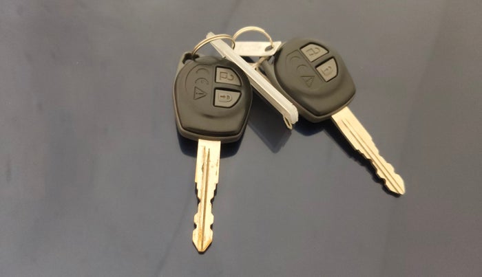 2019 Maruti Swift VXI, Petrol, Manual, 82,621 km, Key Close Up