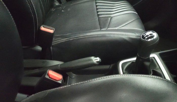 2019 Maruti Swift VXI, Petrol, Manual, 82,621 km, Gear Lever