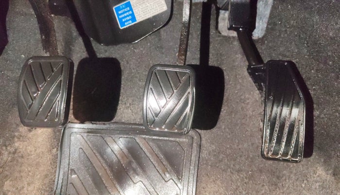 2019 Maruti Swift VXI, Petrol, Manual, 82,621 km, Pedals